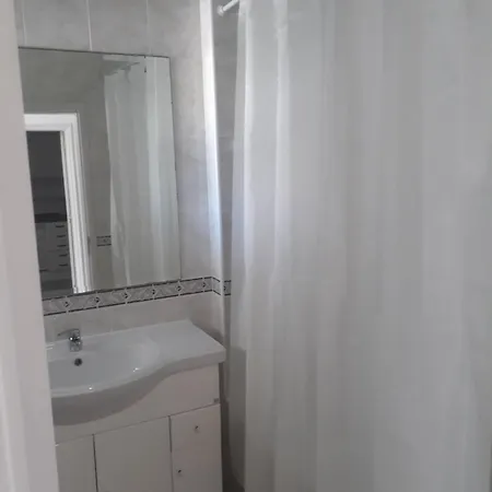 Aldeamento Turistico Aldeia Da Gale אלבופיירה